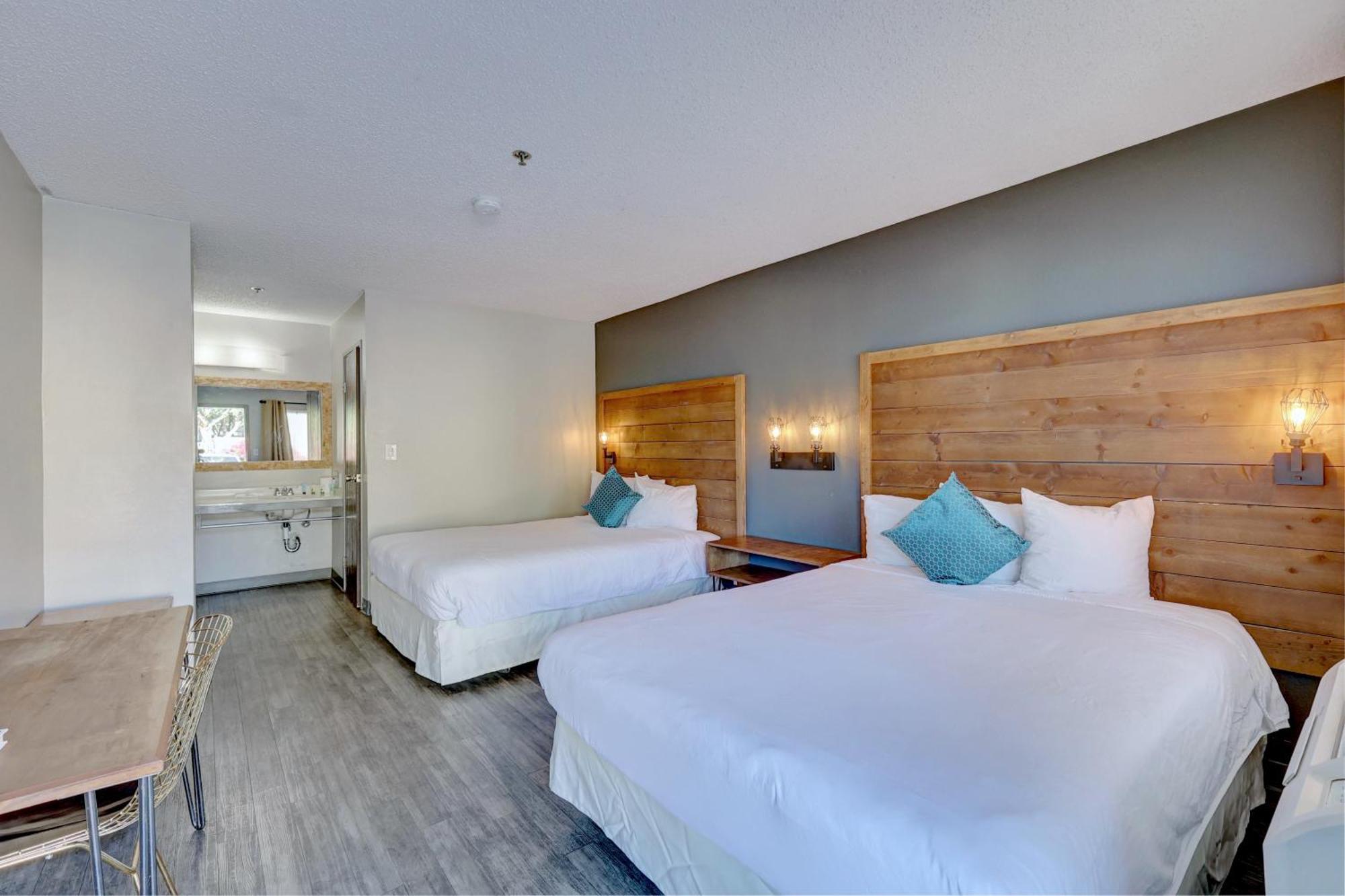 The Infusion Beach Club Palm Springs Bagian luar foto
