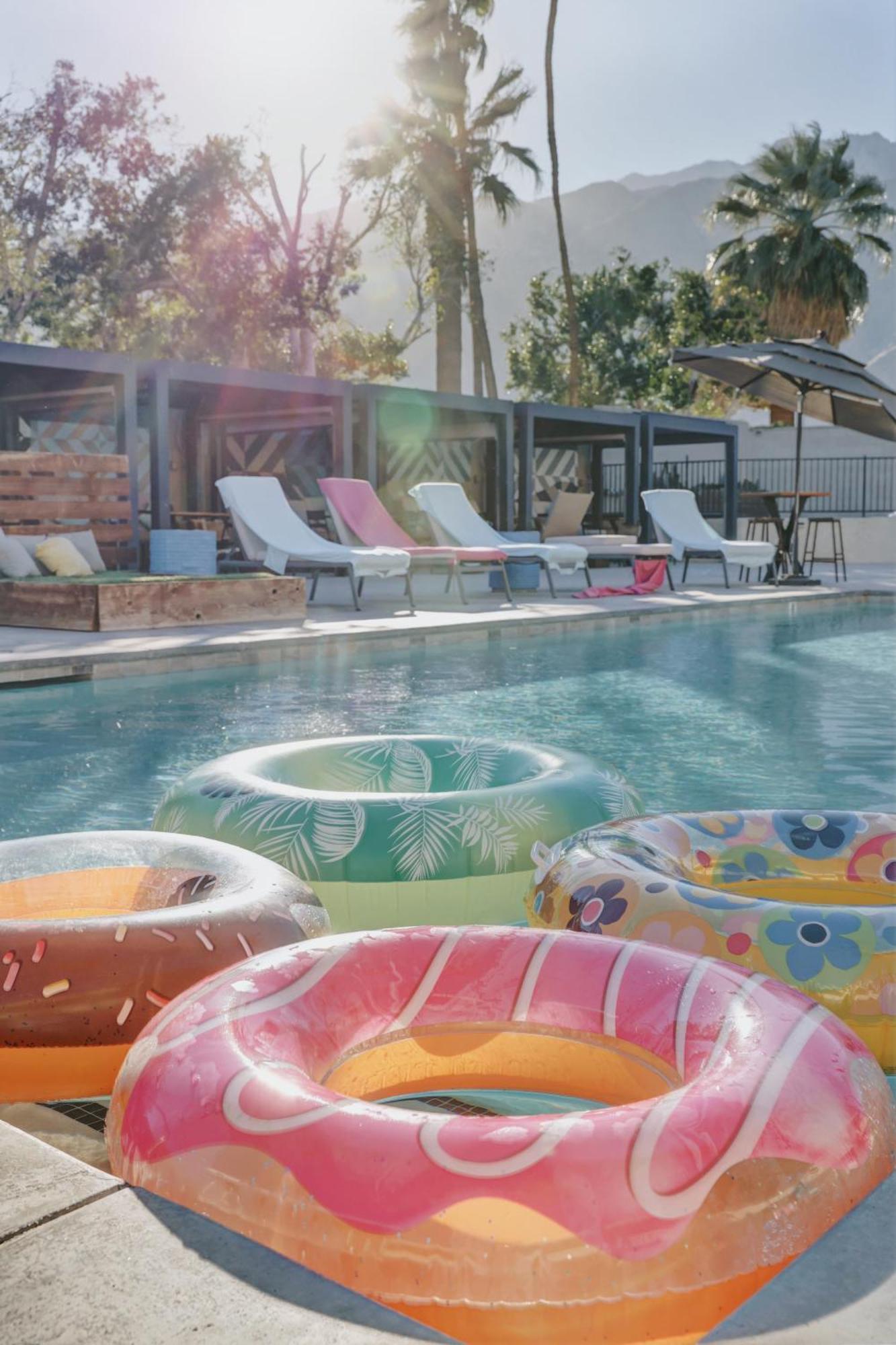 The Infusion Beach Club Palm Springs Bagian luar foto