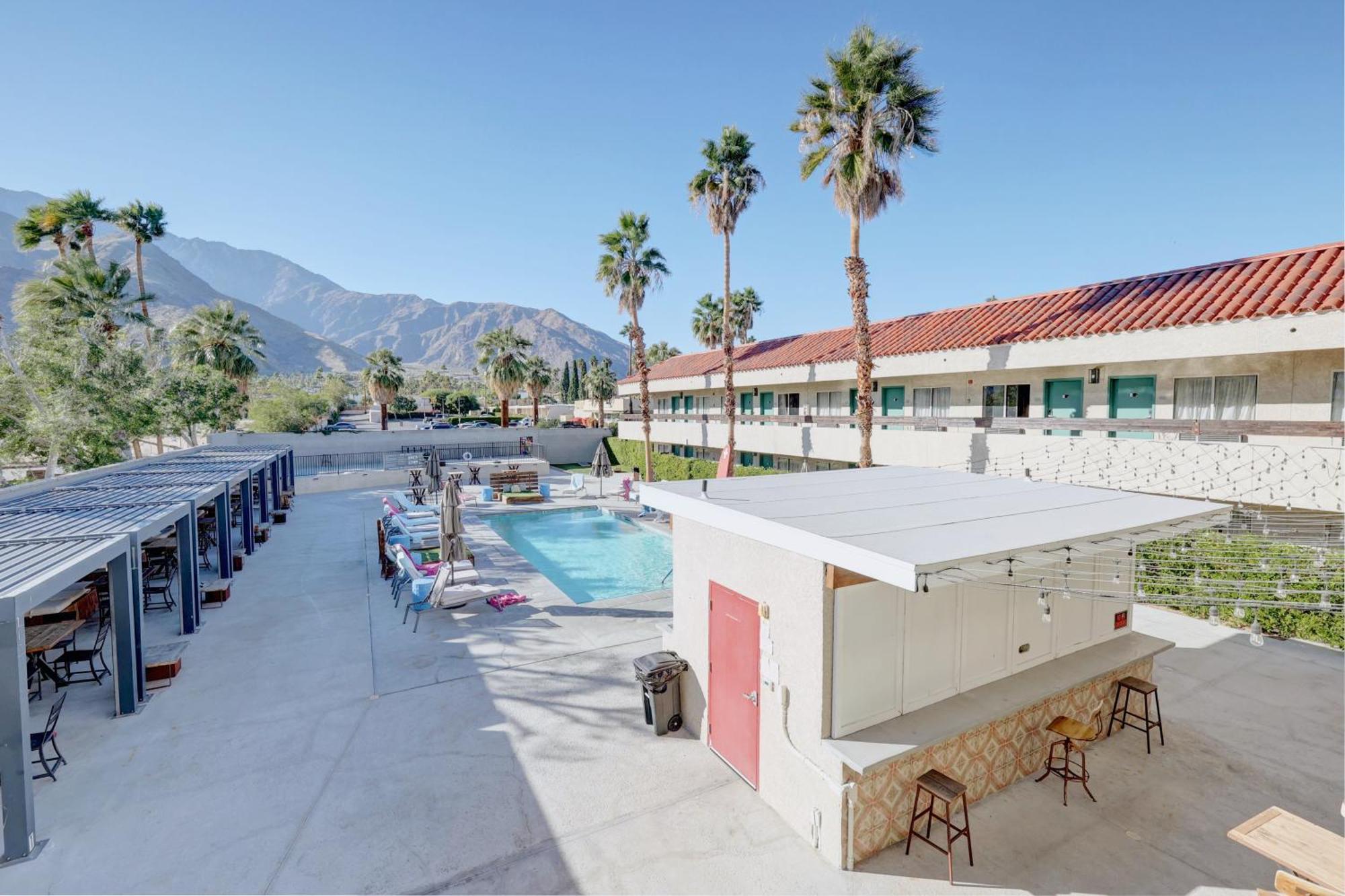 The Infusion Beach Club Palm Springs Bagian luar foto