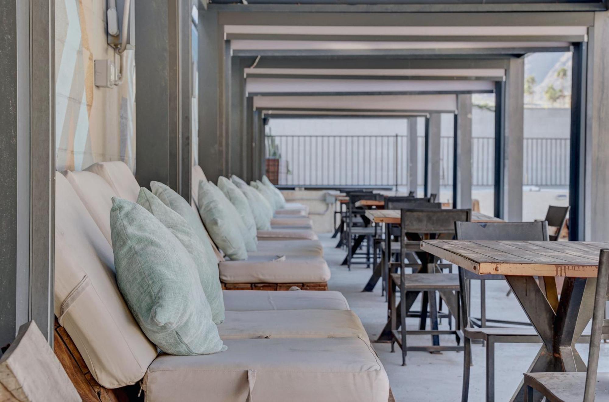 The Infusion Beach Club Palm Springs Bagian luar foto