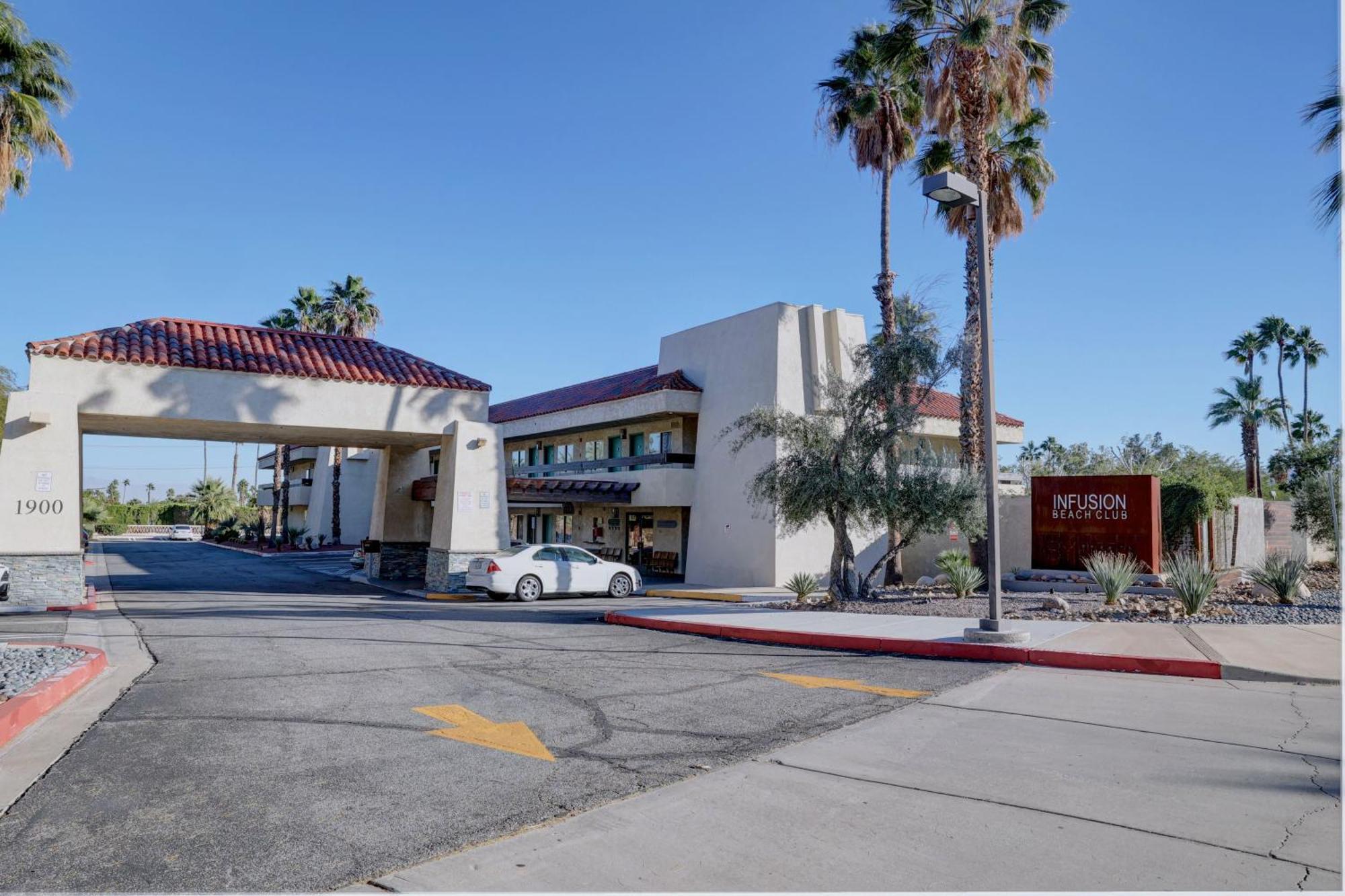 The Infusion Beach Club Palm Springs Bagian luar foto