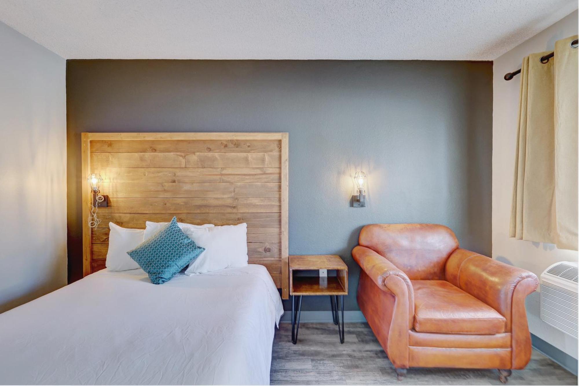 The Infusion Beach Club Palm Springs Bagian luar foto