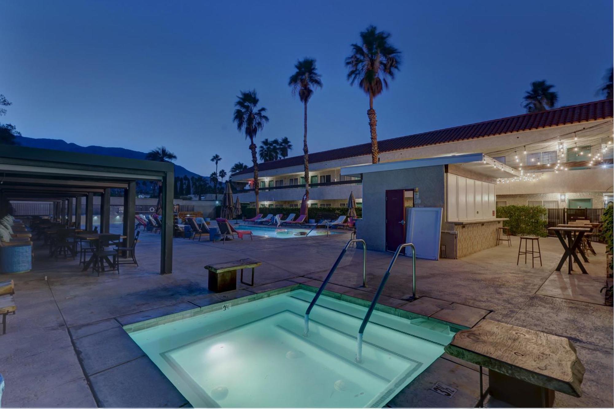 The Infusion Beach Club Palm Springs Bagian luar foto