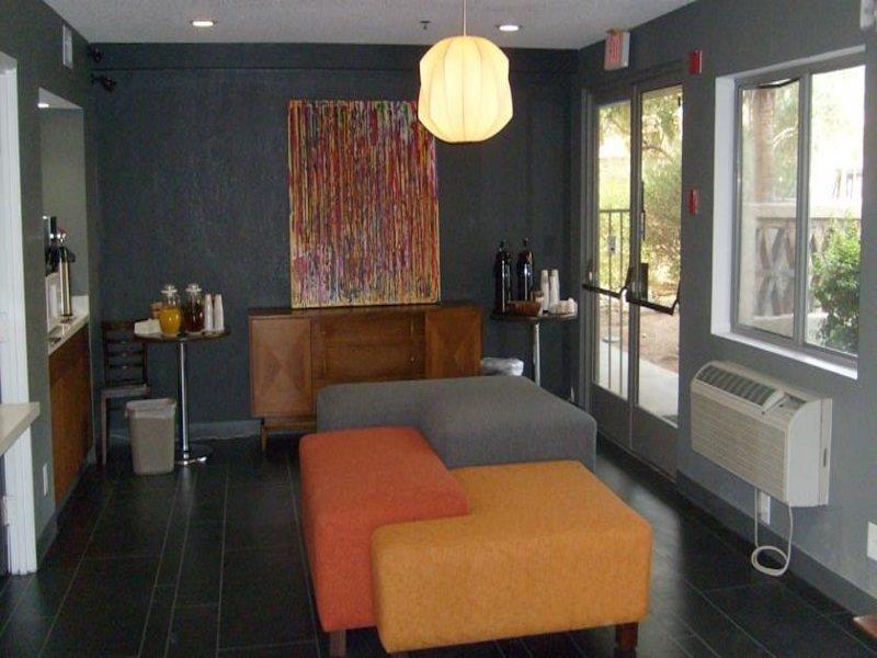 The Infusion Beach Club Palm Springs Bagian luar foto